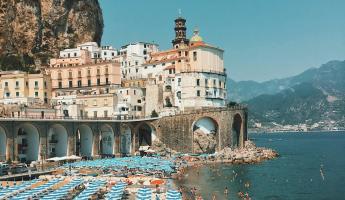Tempat bersantai di Italia di laut: tips untuk wisatawan
